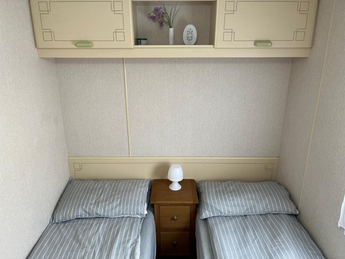Sealands Highbury Next To Fantasy Island And Beach 8 Berth Beds Made Up For Arrival Ingoldmells Exterior foto
